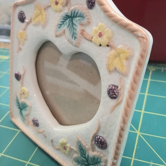 Cream and Green Heart Picture Frame with Floral Accents - Picture 3 of 11